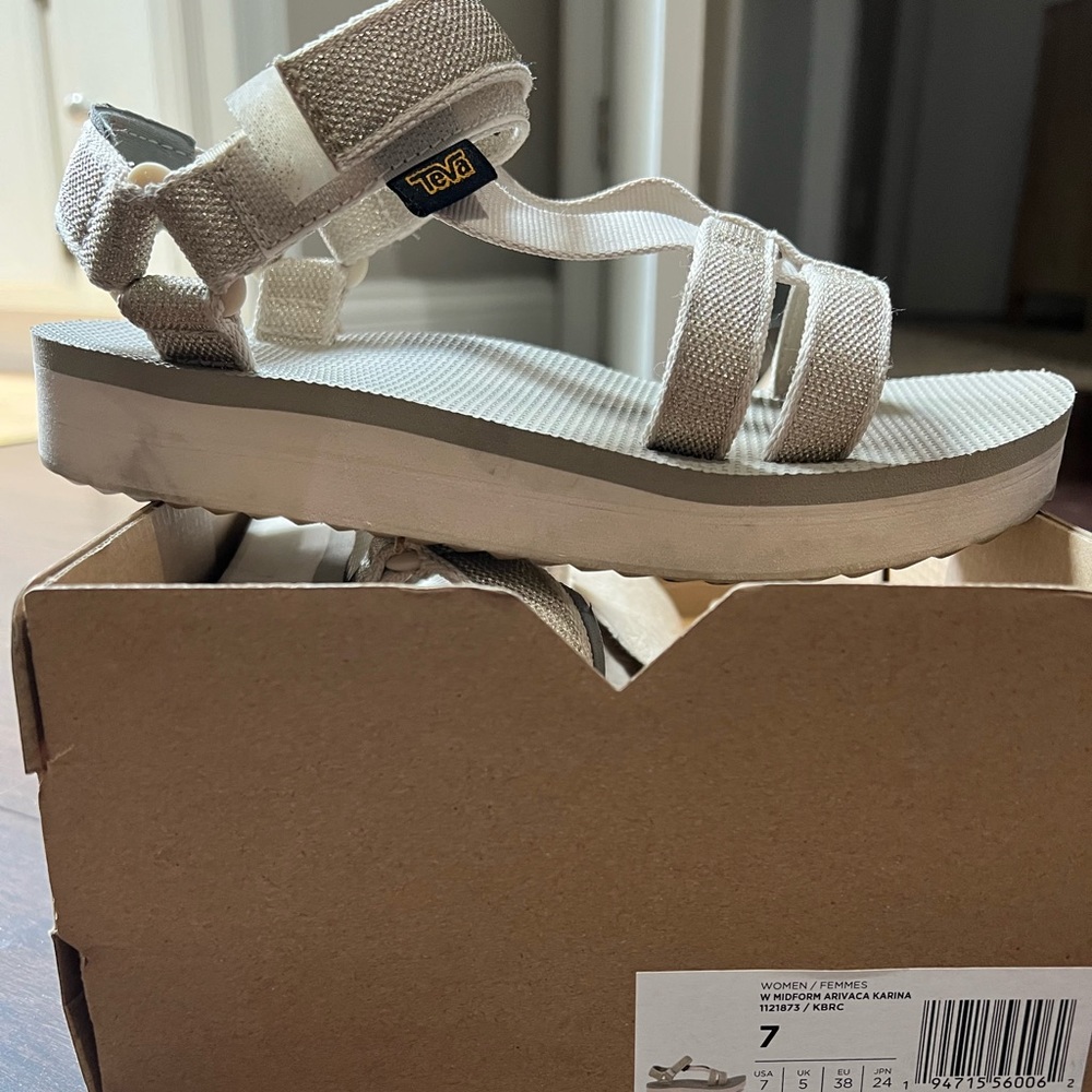 Women’s midform Aravaca Karina Teva